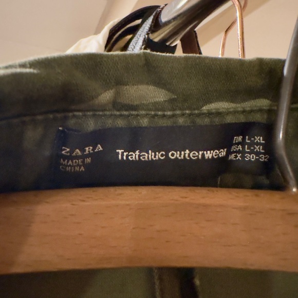 Zara Trafaluc Bird Sequin Camo Printed Parka Jacket Green Sz L/XL - Picture 4 of 8